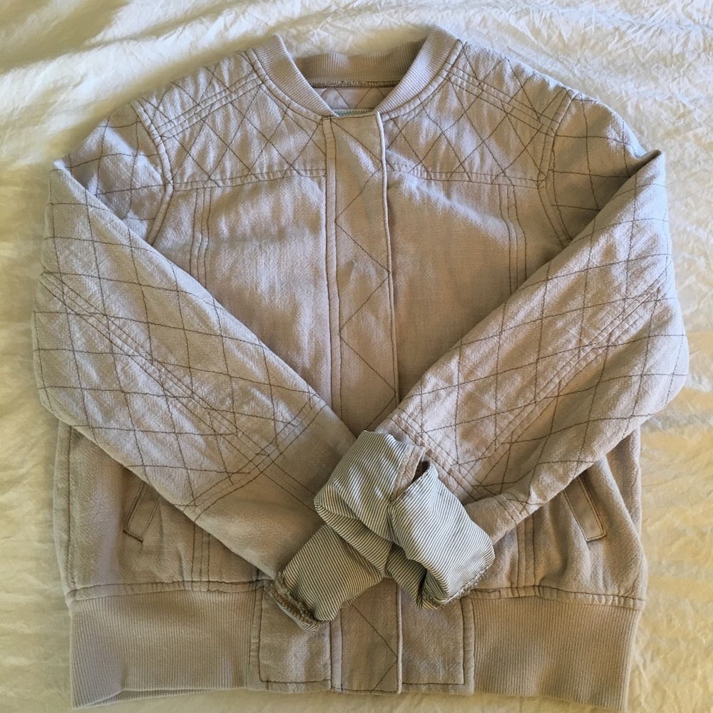 Itinerary Bomber by Hei Hei